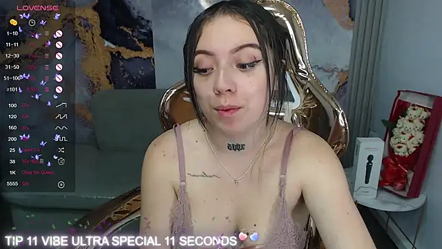 Snapshot of Cristal_v_1 chatting on 02/27/25, 06:07 Cristal v 1 online show from 02/27/25, 06:07