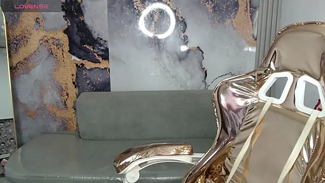 Snapshot of Cristal_v_1 chatting on 03/14/25, 03:04 Cristal v 1 online show from 03/14/25, 03:04