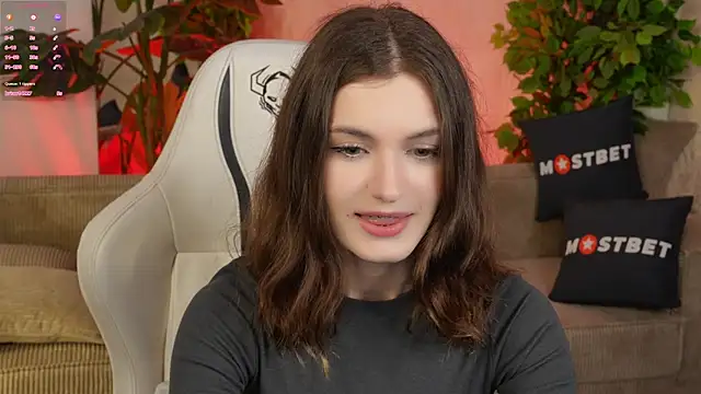 Britney054 online show from 12/10/24, 04:02