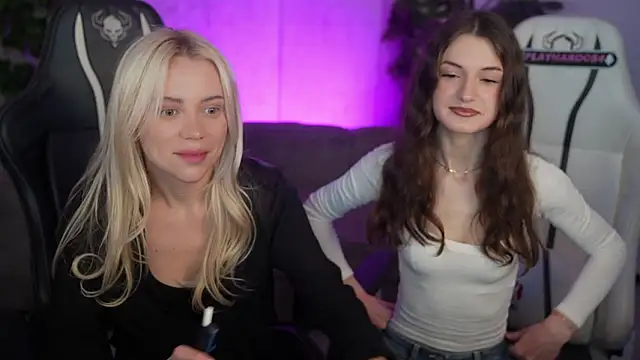 Snapshot of Britney054 chatting on 02/21/26, 04:19 Britney054 online show from 02/21/26, 04:19