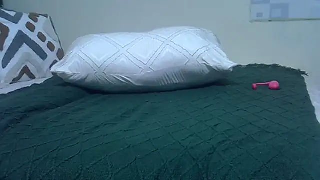 Snapshot of jeyberrie chatting on 03/18/26, 12:03 jeyberrie online show from 03/18/26, 12:03