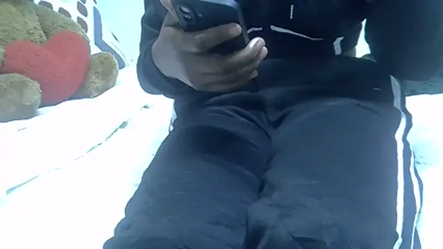 Snapshot of jeyberrie chatting on 03/26/26, 08:25 jeyberrie online show from 03/26/26, 08:25