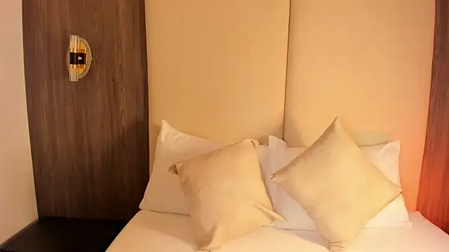 Snapshot of nicky_peyton chatting on 02/25/26, 02:54 nicky peyton online show from 02/25/26, 02:54