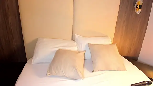 Snapshot of nicky_peyton chatting on 03/18/26, 03:20 nicky peyton online show from 03/18/26, 03:20