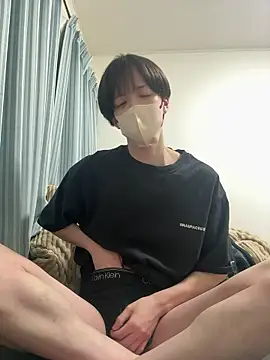 Snapshot of yuuuuma578 chatting on 03/17/26, 04:54 yuuuuma578 online show from 03/17/26, 04:54