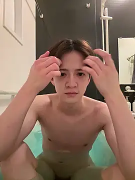 Snapshot of yuuuuma578 chatting on 04/19/26, 02:49 yuuuuma578 online show from 04/19/26, 02:49