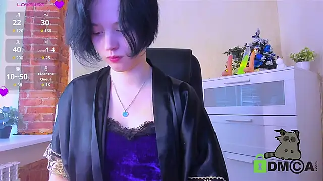 Alina Mills online show from 12/18/24, 10:51