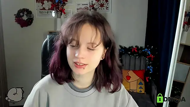 Snapshot of Alina_Mills chatting on 12/20/25, 09:16 Alina Mills online show from 12/20/25, 09:16