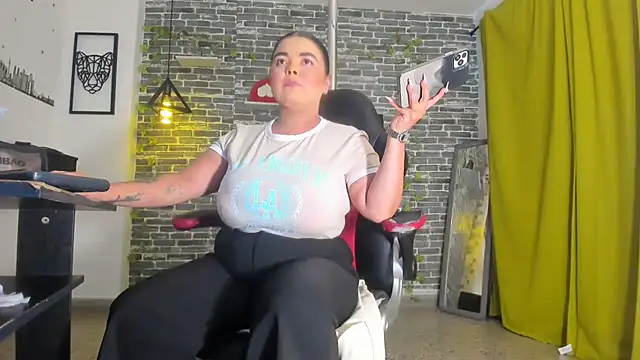 iam samy  online show from 02/04/25, 05:55