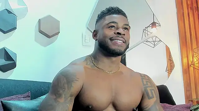 Snapshot of Makonneen chatting on 01/02/25, 10:22 Makonneen online show from 01/02/25, 10:22