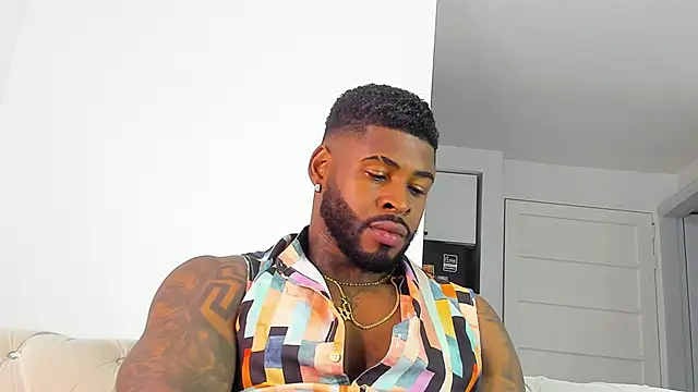 Snapshot of Makonneen chatting on 11/18/25, 05:34 Makonneen online show from 11/18/25, 05:34