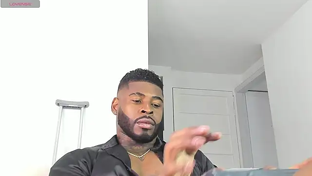 Snapshot of Makonneen chatting on 06/06/26, 10:25 Makonneen online show from 06/06/26, 10:25