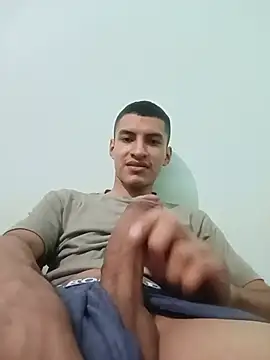Snapshot of Rogersmit2 chatting on 06/22/26, 07:00 Rogersmit2 online show from 06/22/26, 07:00