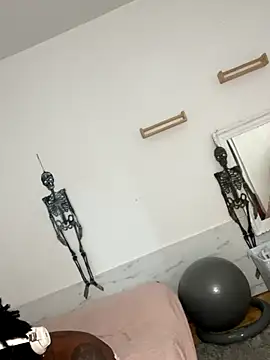 Goddess Nafeesha online show from 12/14/25, 08:13