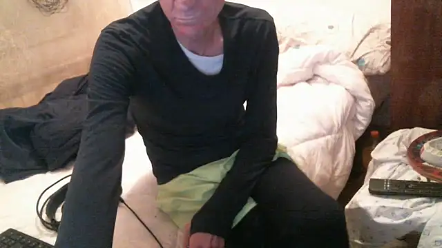 Snapshot of bravo23toro chatting on 03/15/25, 10:22 bravo23toro online show from 03/15/25, 10:22