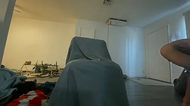 Snapshot of freakzmexx chatting on 12/19/24, 07:40 freakzmexx online show from 12/19/24, 07:40