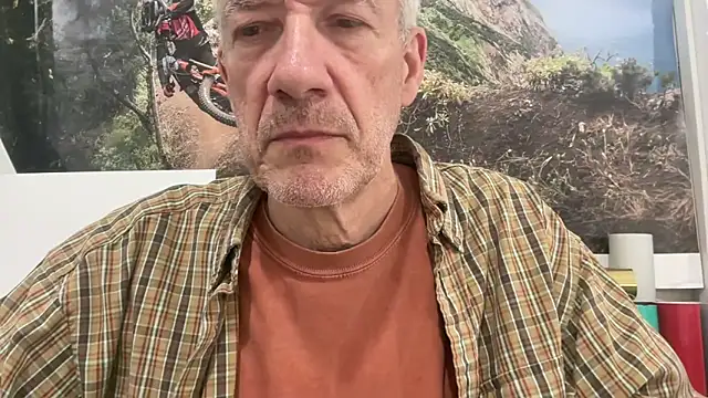 Snapshot of tauromolo chatting on 04/11/26, 01:21 tauromolo online show from 04/11/26, 01:21