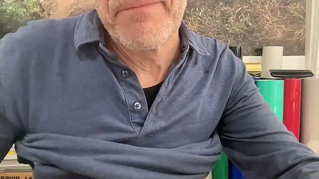 Snapshot of tauromolo chatting on 04/17/26, 01:19 tauromolo online show from 04/17/26, 01:19