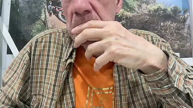 Snapshot of tauromolo chatting on 04/22/26, 12:57 tauromolo online show from 04/22/26, 12:57