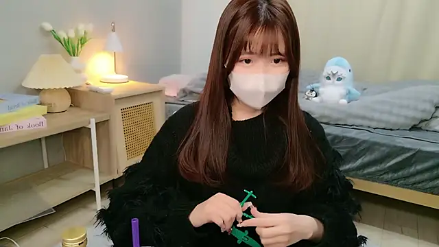 Snapshot of Sayuringo_ chatting on 12/16/25, 11:15 Sayuringo online show from 12/16/25, 11:15