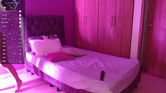 Medelynevans1 online show from 12/16/24, 10:24