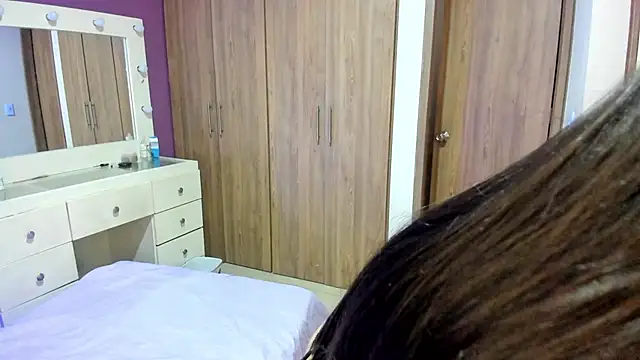 Snapshot of Medelynevans1 chatting on 11/14/25, 10:07 Medelynevans1 online show from 11/14/25, 10:07