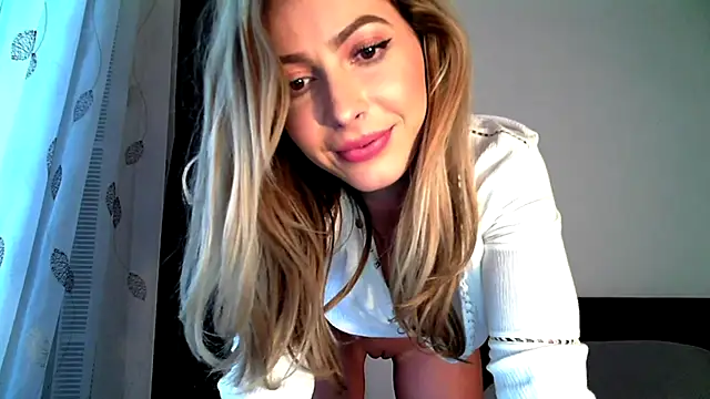 NisaXo online show from 12/18/24, 09:58