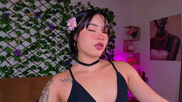 Snapshot of melody_cute10 chatting on 04/15/26, 05:31 melody cute10 online show from 04/15/26, 05:31