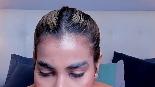 SaraaJhonsonn online show from 02/11/25, 03:18