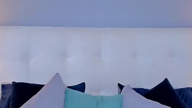 SaraaJhonsonn online show from 02/12/25, 03:16