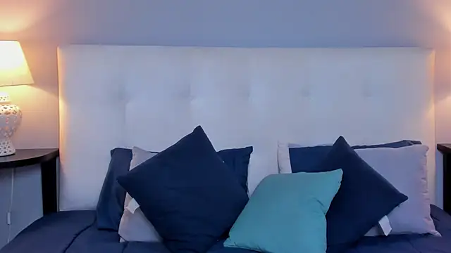 SaraaJhonsonn online show from 02/13/25, 04:39