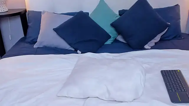 SaraaJhonsonn online show from 02/24/25, 03:31