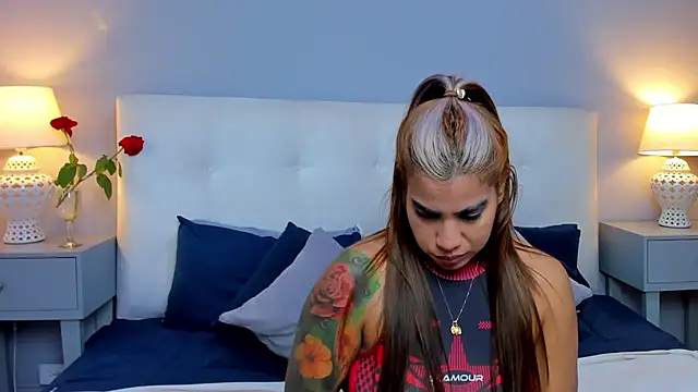 SaraaJhonsonn online show from 09/23/25, 02:53