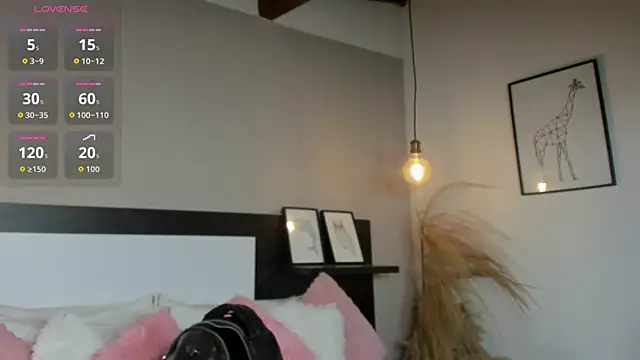 Snapshot of SaraaJhonsonn chatting on 03/17/26, 02:42 SaraaJhonsonn online show from 03/17/26, 02:42