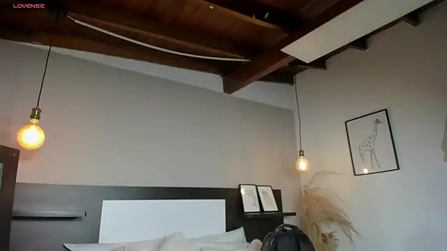 Snapshot of SaraaJhonsonn chatting on 03/24/26, 02:33 SaraaJhonsonn online show from 03/24/26, 02:33