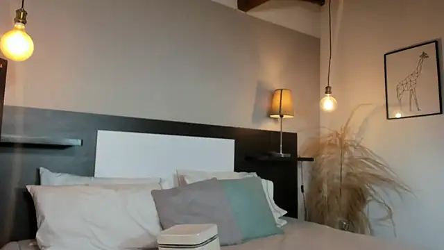 Snapshot of SaraaJhonsonn chatting on 04/10/26, 03:06 SaraaJhonsonn online show from 04/10/26, 03:06