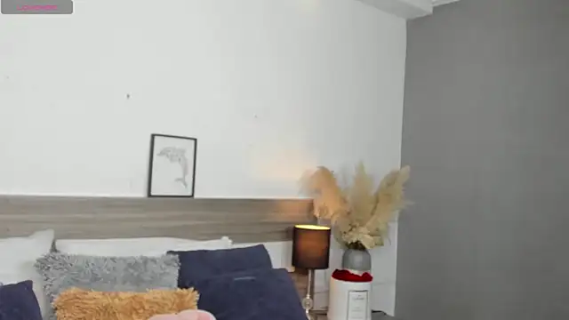 Snapshot of SaraaJhonsonn chatting on 04/24/26, 02:19 SaraaJhonsonn online show from 04/24/26, 02:19