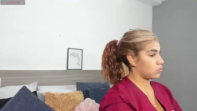 Snapshot of SaraaJhonsonn chatting on 04/25/26, 01:25 SaraaJhonsonn online show from 04/25/26, 01:25