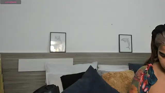 Snapshot of SaraaJhonsonn chatting on 04/26/26, 02:04 SaraaJhonsonn online show from 04/26/26, 02:04