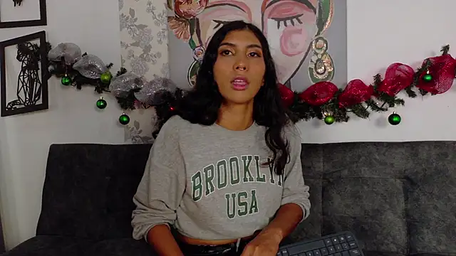 Snapshot of taty_miller chatting on 12/01/25, 08:36 taty miller online show from 12/01/25, 08:36