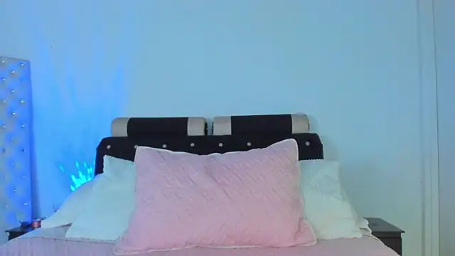 emma-hiill online show from 02/15/25, 03:28