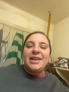 Snapshot of lairarose chatting on 12/11/24, 05:04 lairarose online show from 12/11/24, 05:04