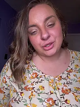 Snapshot of lairarose chatting on 10/30/25, 01:40 lairarose online show from 10/30/25, 01:40