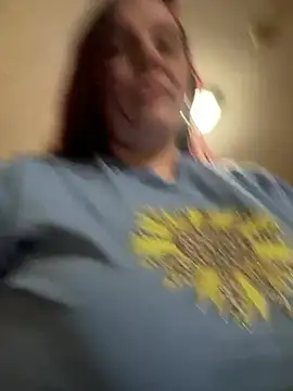 Snapshot of lairarose chatting on 04/22/26, 04:41 lairarose online show from 04/22/26, 04:41