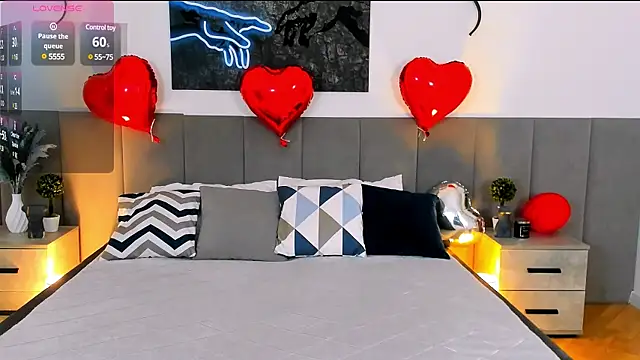 Snapshot of MiaBecky chatting on 02/18/25, 05:20 MiaBecky online show from 02/18/25, 05:20