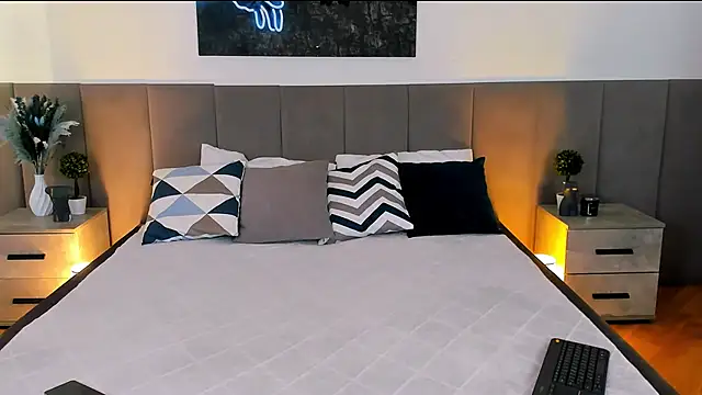 Snapshot of MiaBecky chatting on 02/27/25, 05:24 MiaBecky online show from 02/27/25, 05:24