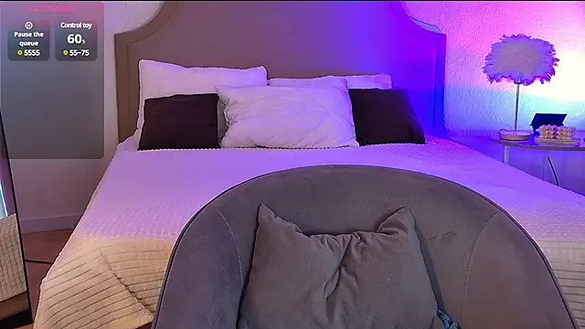 Snapshot of MiaBecky chatting on 03/04/25, 05:21 MiaBecky online show from 03/04/25, 05:21