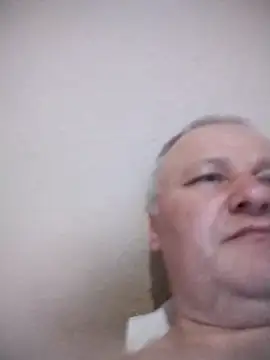 Snapshot of Grasul78 chatting on 05/27/26, 04:37 Grasul78 online show from 05/27/26, 04:37