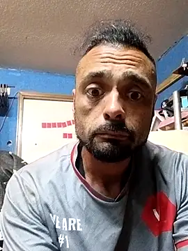 Snapshot of C8L3U chatting on 04/16/26, 10:34 C8L3U online show from 04/16/26, 10:34