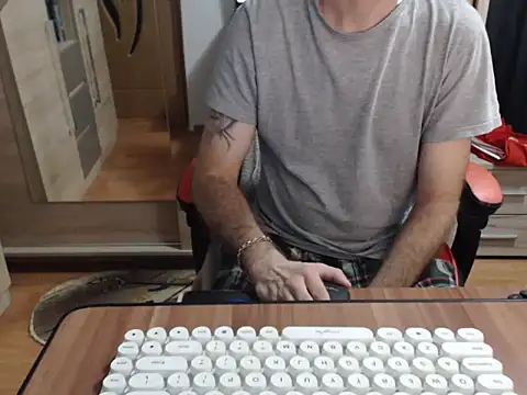 uncutguy01 online show from 10/30/25, 04:58